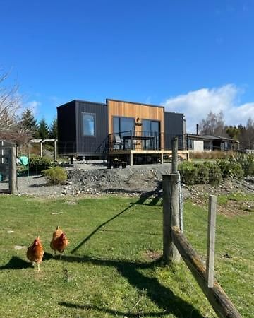 Boutique Tiny House - Te Anau Country Accommodation מראה חיצוני תמונה